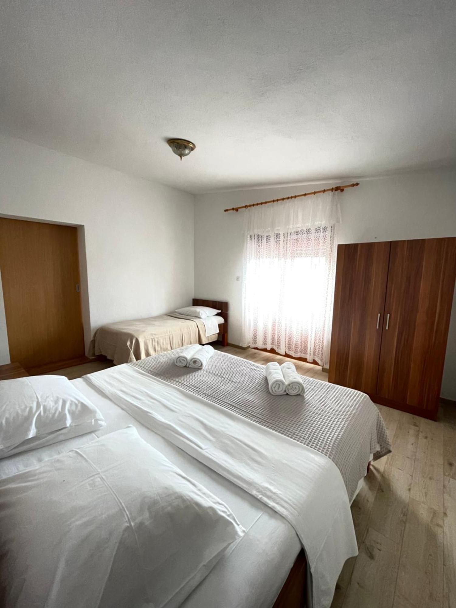 Apartmani Ivanka Starigrad Paklenica Eksteriør billede