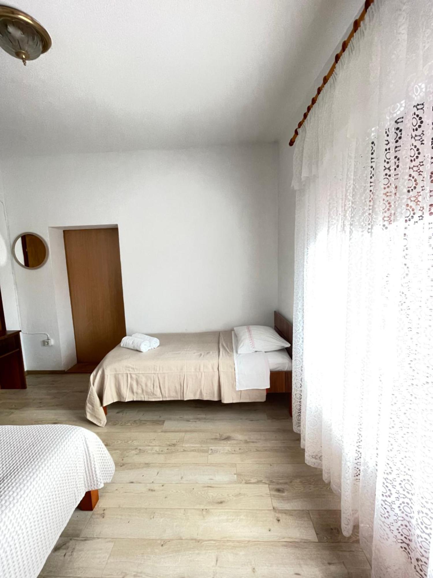 Apartmani Ivanka Starigrad Paklenica Eksteriør billede
