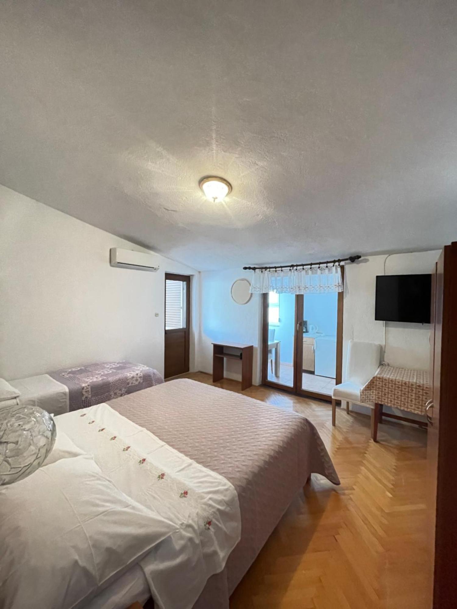 Apartmani Ivanka Starigrad Paklenica Eksteriør billede